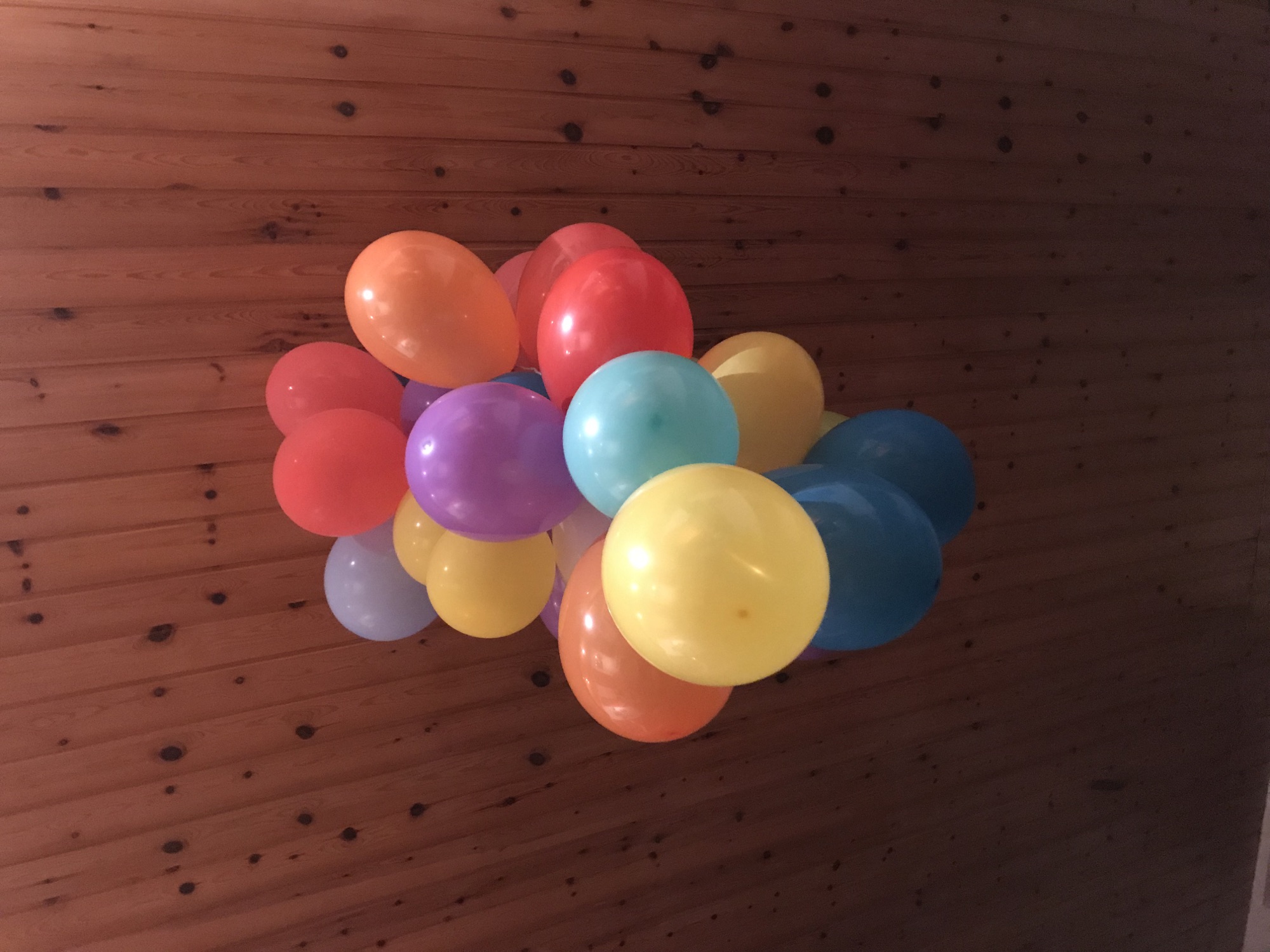 32 balloons