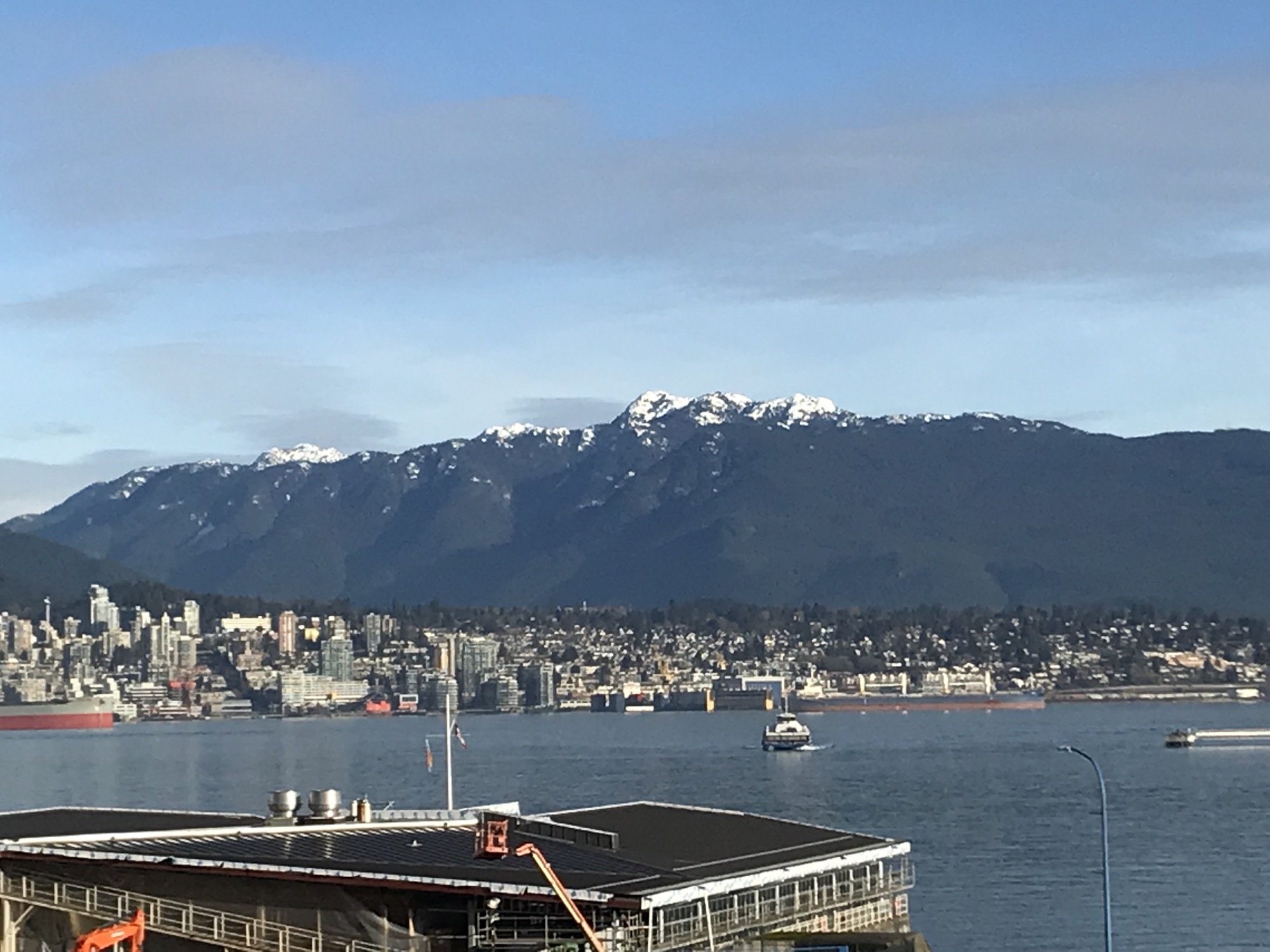 The mountains behind Noerh Vancouver