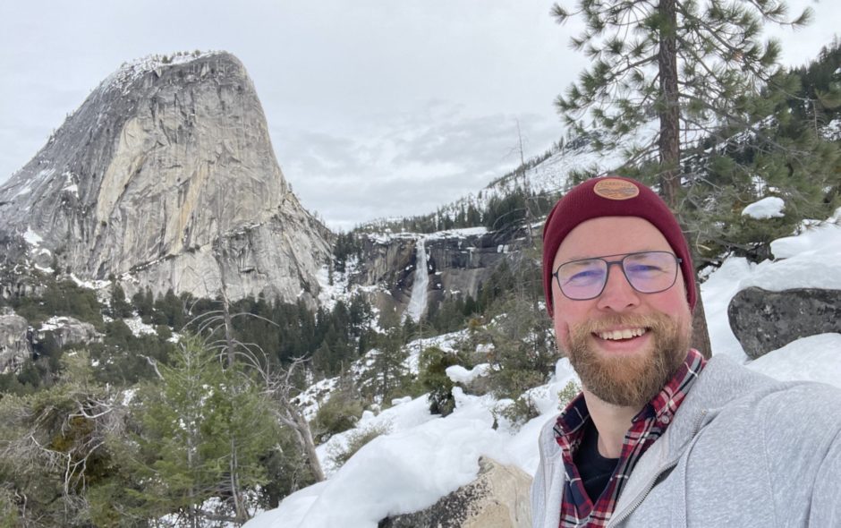<span id="webp-title-2665-61e7a18a904b7" data-webp-id="2665" data-webp-type="title">Hiking in Yosemite National Park</span>