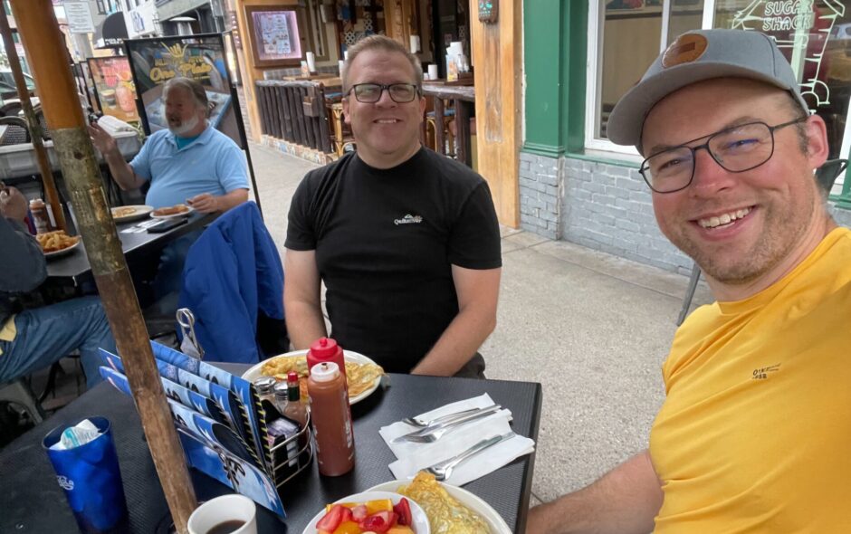 <span id="webp-title-9513-684367d25d3c8" data-webp-id="9513" data-webp-type="title">Griffith park and catching up with friends</span>